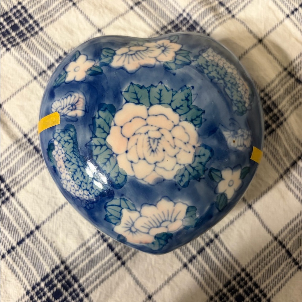 VTG 1970d Chinoiserie Floral Heart-Shaped Trinket/Jewelry Box